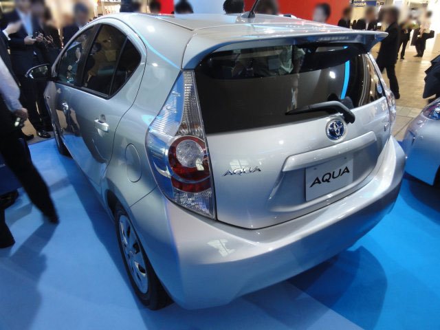アクア Aqua 旧型 自動車産業ポータル マークラインズ