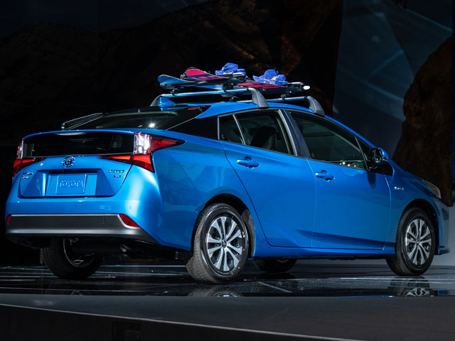プリウス Prius 自動車産業ポータル マークラインズ プリウス Prius 自動車産業ポータル マークラインズ