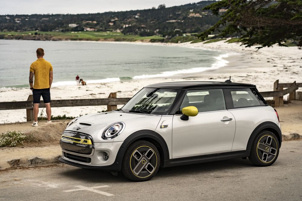 Mini 新型evの Mini クーパー Se をlaモーターショーで披露 自動車産業ポータル マークラインズ