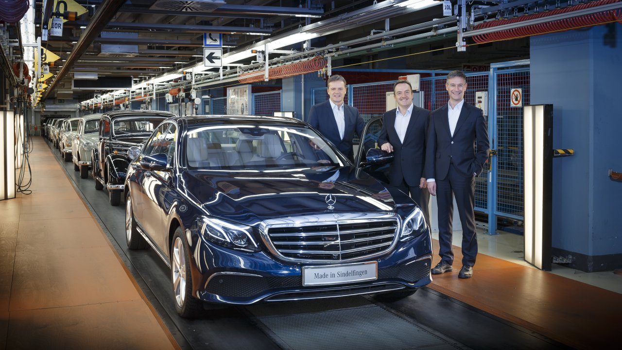 メルセデス 独工場で新型 Eクラス を生産開始 自動車産業ポータル マークラインズ