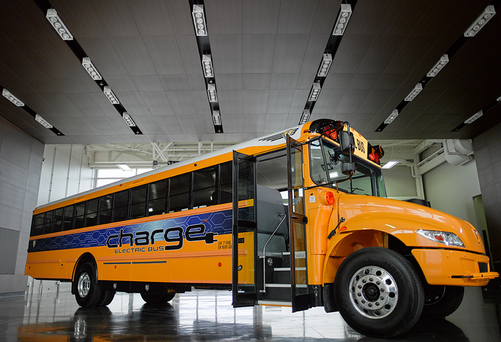 ナビスター傘下のic Bus 米国で電気バスを巡回展示へ 自動車産業ポータル マークラインズ