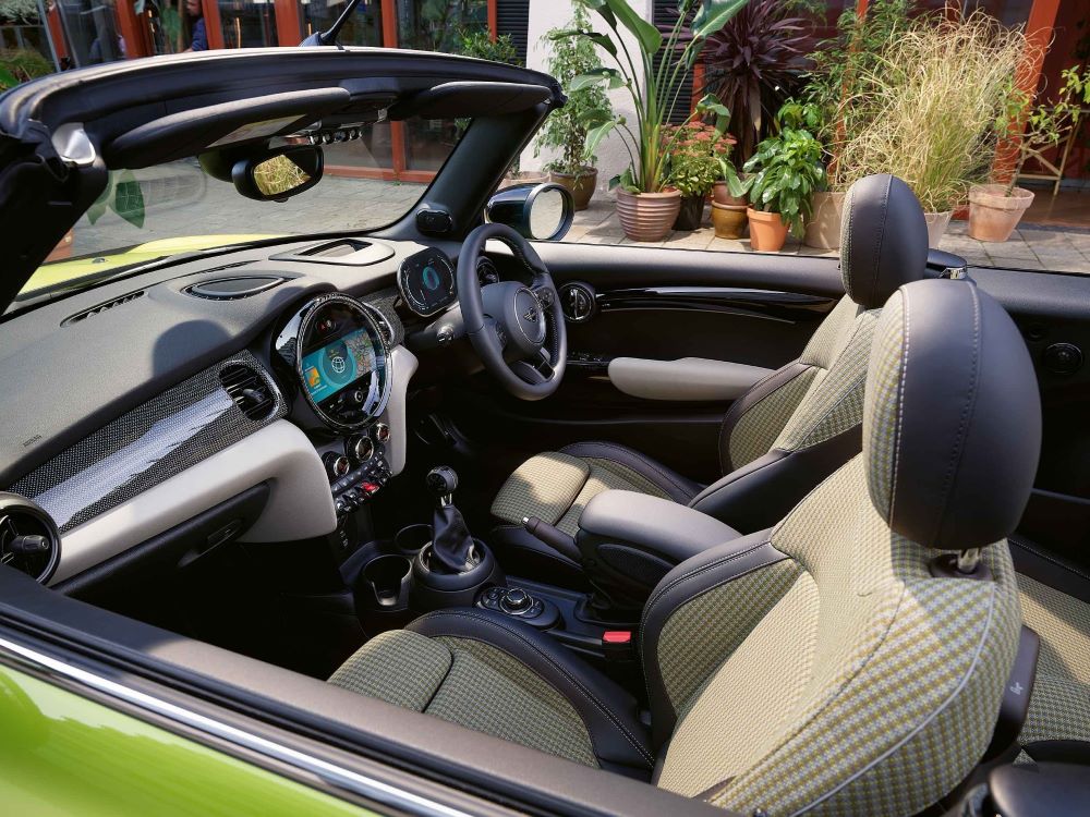 Bmw インドで新型 ミニ シリーズを発売 自動車産業ポータル マークラインズ